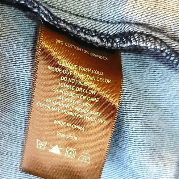 Kut from the Kloth Jean Jacket Womens XL L Blue Denim Dark Wash Cropped Trucker - Picture 11 of 14